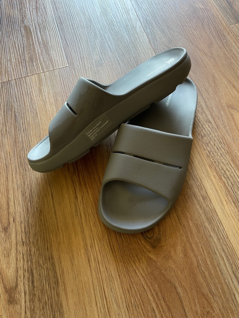 Men’s Chunky Slide Sandals in Grey